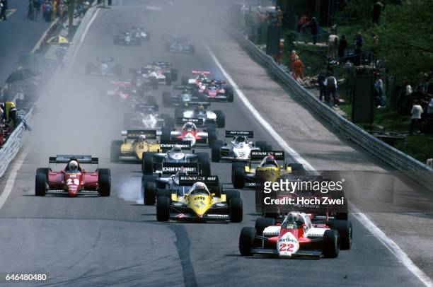 Formel 1, Grand Prix Belgien 1983, Spa-Francorchamps, Start Andrea de Cesaris, Alfa Romeo 183T Alain Prost, Renault RE40 Patrick Tambay, Ferrari...