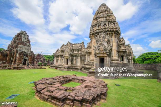 phimai temple in nakorn ratchasima, thailand - phimai foto e immagini stock