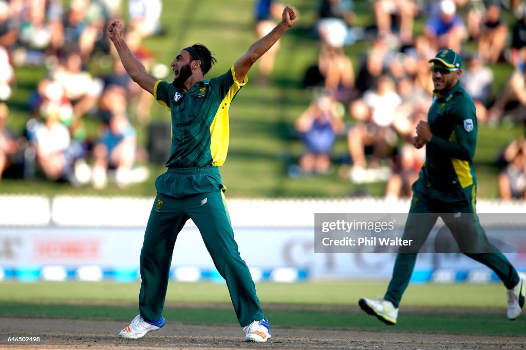 New Zealand v South Africa - 4th ODI