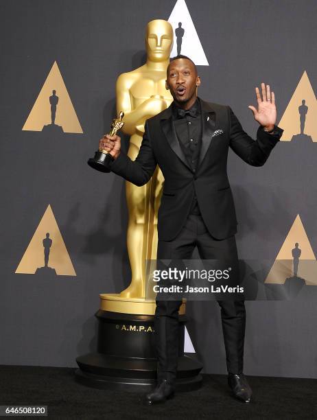 Actor Mahershala Ali poses in the press room at the 89th annual Academy Awards at Hollywood & Highland Center on February 26, 2017 in Hollywood,...