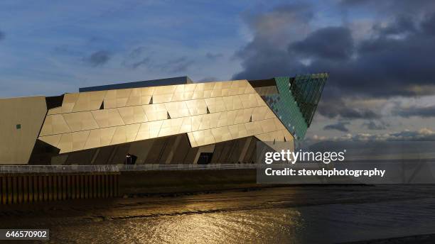 the deep aquarium and sea life centre kingston upon hull - stevebphotography stock pictures, royalty-free photos & images