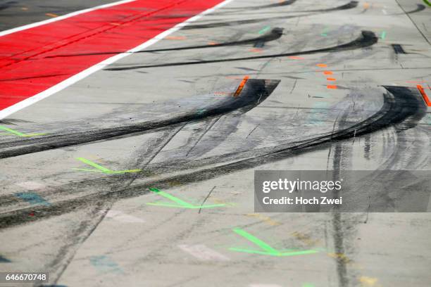 Race Lausitzring, Strecke, track, Teer, tarmak, spur, spuren Tyre marks, Bremsspur, Gummi, Reifen Spur, Spurn Reifenspuren,