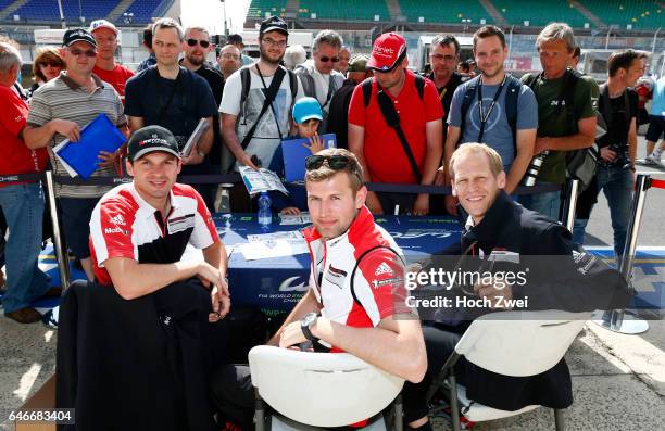 Heures du Mans, Porsche Team Manthey: Richard Lietz, Michael Christensen, Joerg Bergmeister Autogramm-Stunde