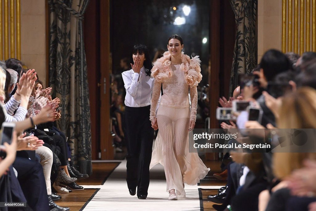 Lanvin : Runway - Paris Fashion Week Womenswear Fall/Winter 2017/2018