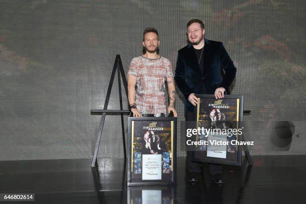 Singers Noel Schajris and Leonel Garcia of Sin Bandera attend a press conference to launch their new album "Primera Fila - Una Ultima Vez" at St....