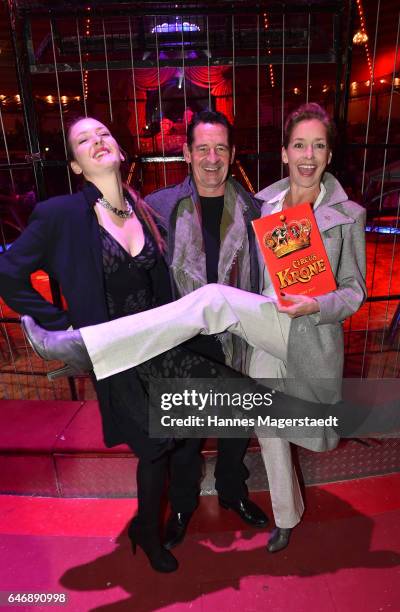 Luzie Seitz, Max Tidof and Lisa Seitz during Circus Krone celebrates premiere of 'Krone KUHlinarrisch' at Circus Krone on March 1, 2017 in Munich,...