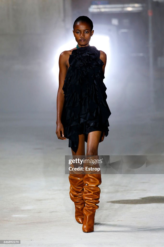 Saint Laurent : Runway - Paris Fashion Week Womenswear Fall/Winter 2017/2018