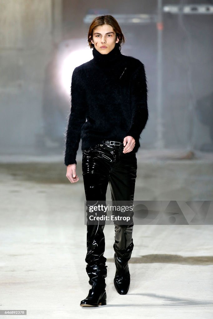 Saint Laurent : Runway - Paris Fashion Week Womenswear Fall/Winter 2017/2018