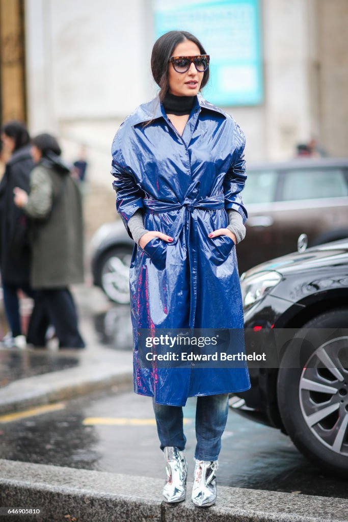 Street Style : Day Two - Paris Fashion Week Womenswear Fall/Winter 2017/2018