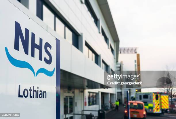 Nhs Building Large Hospital Building Photos and Premium High Res Pictures - Getty Images
