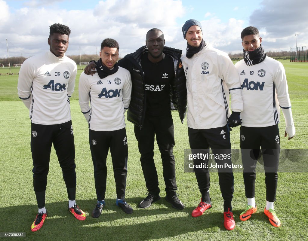 Stormzy Meets Manchester United Players at Training