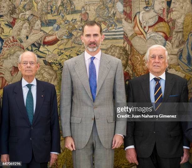 King Felipe VI of Spain receives the representatives of the 'Comite Ejecutivo del Homenaje Universal al Idioma Espanol' at Zarzuela Palace on March...