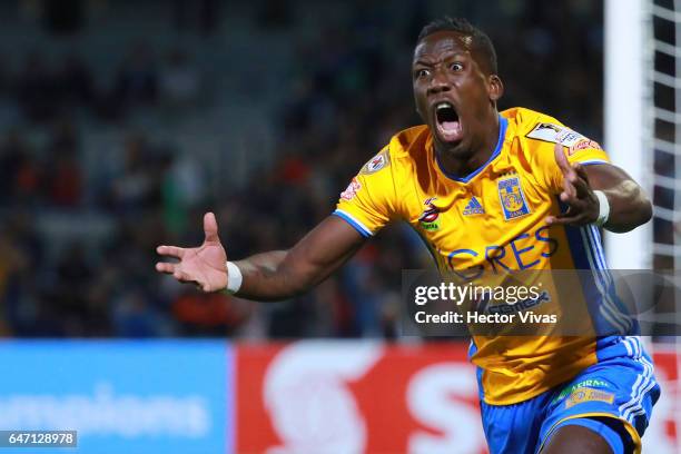 Luis Advincula of Tigres reacts during the quarterfinals second leg match between Pumas UNAM and Tigres UANL as part of the CONCACAF Champions League...