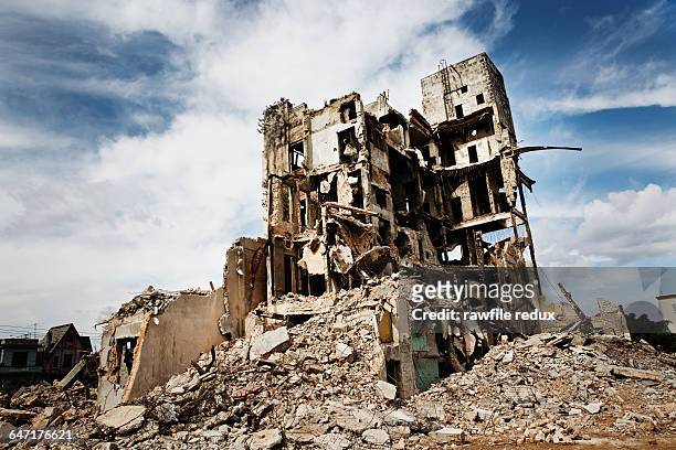 a demolished building - mexico slums stock pictures, royalty-free photos & images