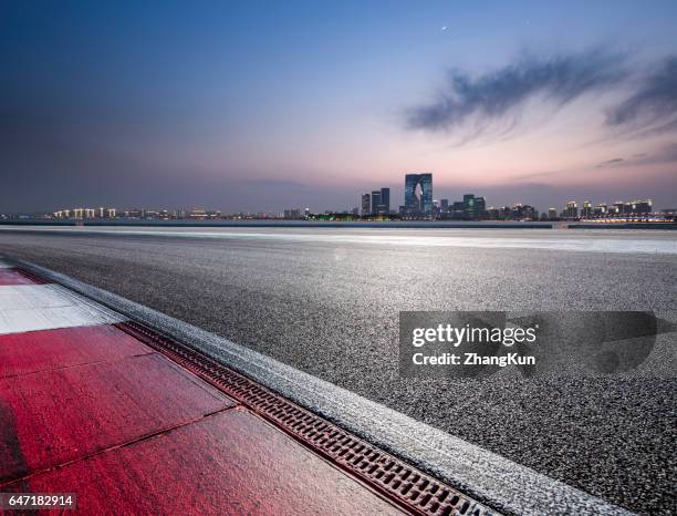 the city road - motor racing track stock pictures, royalty-free photos & images