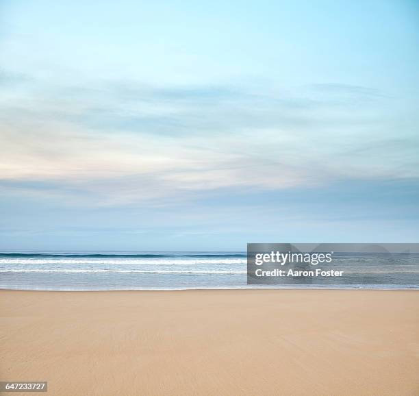 ocean horizon - sand stock pictures, royalty-free photos & images