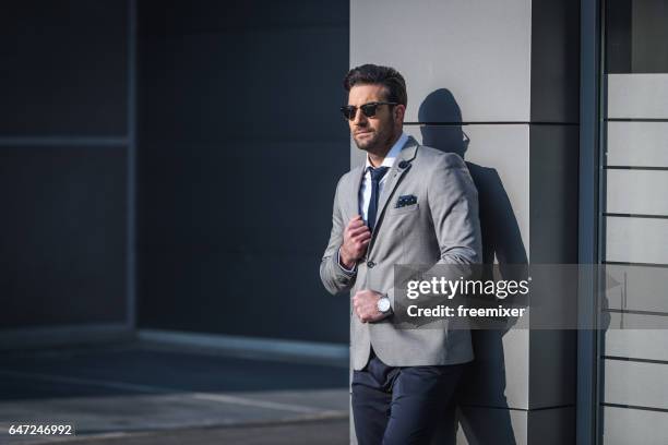 mode en business - gray blazer stockfoto's en -beelden