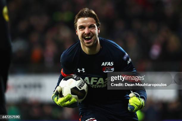 Goalkeeper, Tim Krul of AZ Alkmaar celebratres after saving the final penalty in the shoot out to win the Dutch KNVB Cup Semi-final match between AZ...