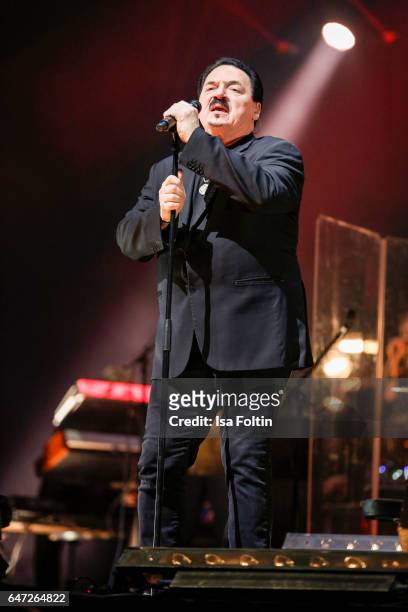 Singer Bobby Kimball performs at the Man Doki Soulmates: Wings Of Freedom Concert on March 1, 2017 in Paris, France.