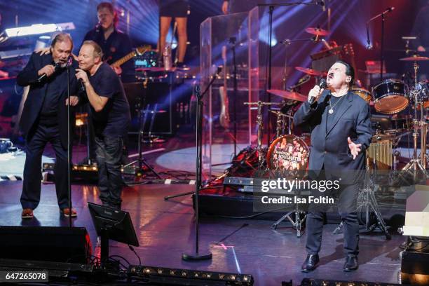 67 David Clayton Thomas 1 Stock Photos, High-Res Pictures, and Images