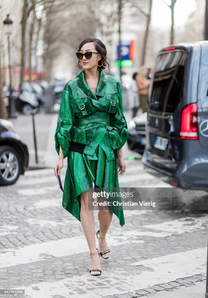 Street Style : Day Three - Paris Fashion Week Womenswear Fall/Winter 2017/2018