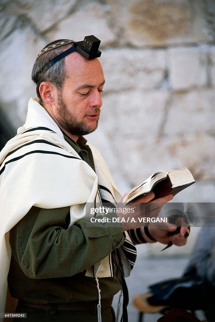 Faithful reading prayer book, Wailing Wall