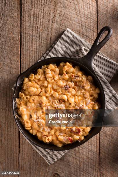 lobster mac and cheese - mac and cheese stock pictures, royalty-free photos & images