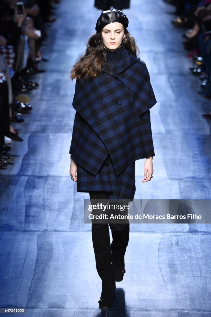 Christian Dior : Runway - Paris Fashion Week Womenswear Fall/Winter 2017/2018