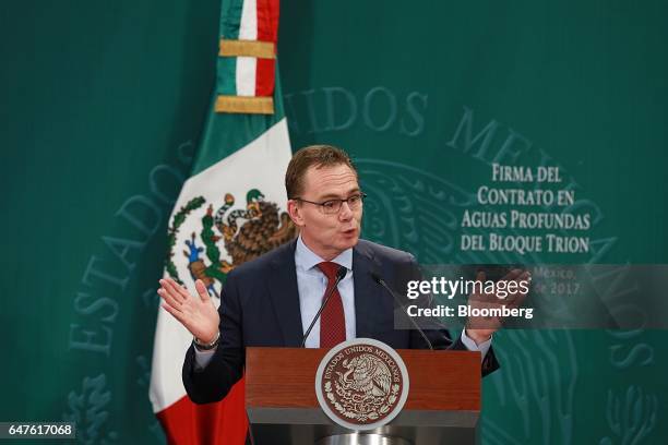 Andrew Mackenzie, chief executive officer of BHP Billiton Ltd., speaks during a signing ceremony for the Trion deepweater project in Mexico City,...