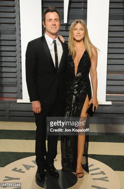 Justin Theroux and Jennifer Aniston arrive at the 2017 Vanity Fair Oscar Party Hosted By Graydon Carter at Wallis Annenberg Center for the Performing...