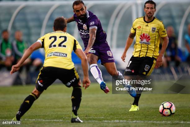 Diego Castro of Perth passes during the round 22 A-League match between the Wellington Phoenix and the Perth Glory at QBE Stadium on March 4, 2017 in...