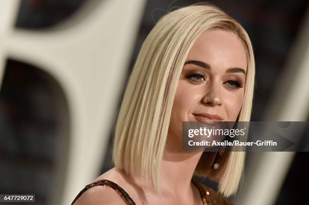 Singer Katy Perry arrives at the 2017 Vanity Fair Oscar Party Hosted By Graydon Carter at Wallis Annenberg Center for the Performing Arts on February...