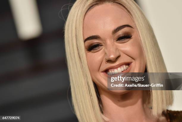 Singer Katy Perry arrives at the 2017 Vanity Fair Oscar Party Hosted By Graydon Carter at Wallis Annenberg Center for the Performing Arts on February...