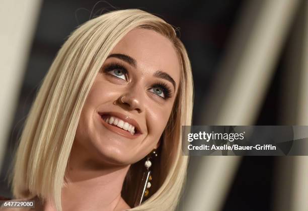 Singer Katy Perry arrives at the 2017 Vanity Fair Oscar Party Hosted By Graydon Carter at Wallis Annenberg Center for the Performing Arts on February...