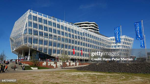 hamburg, unilever house, hafencity - unilever stock pictures, royalty-free photos & images