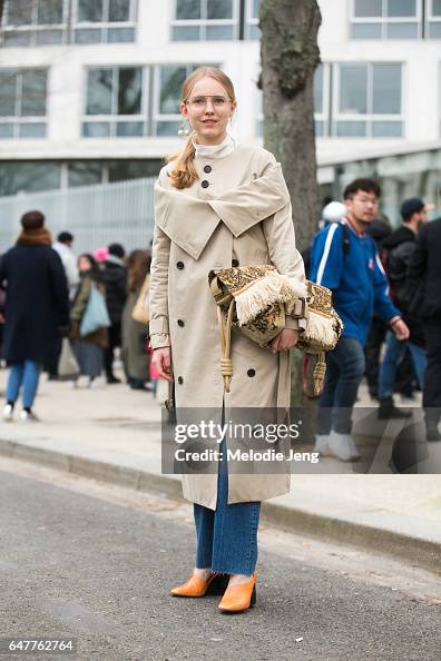 Street Style : Day Four- Paris Fashion Week Womenswear Fall/Winter 2017/2018 Street Style : Day Four- Paris Fashion Week Womenswear Fall/Winter 2017/2018