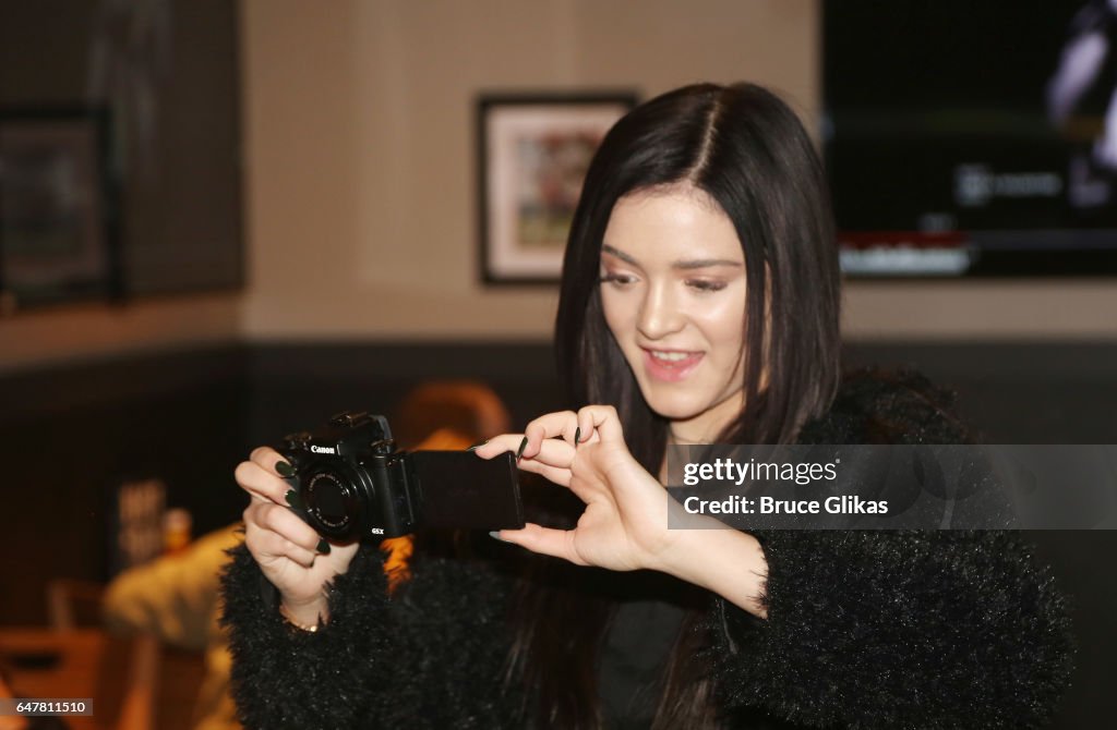 Luna Blaise Visits Buffalo Wild Wings Times Square