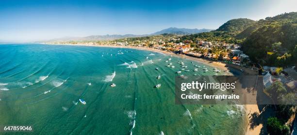 ナヤリト ビーチ メキシコ - puerto vallarta ストックフォトと画像