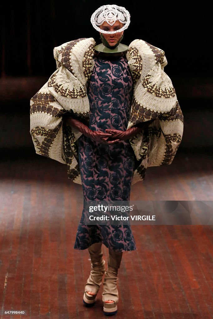 Undercover : Runway - Paris Fashion Week Womenswear Fall/Winter 2017/2018