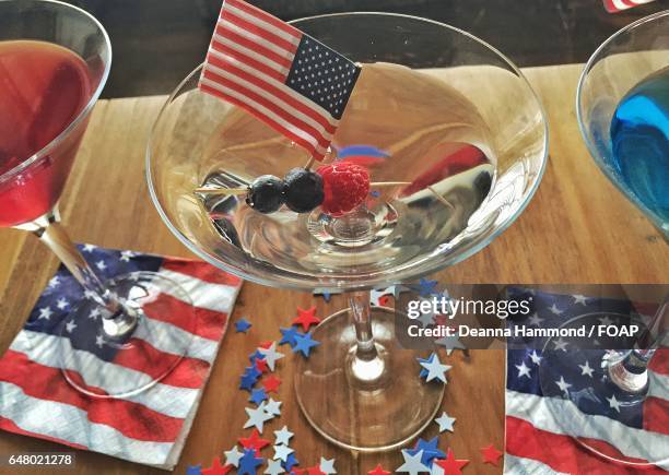food and drink with american flag on table - 4th of july with wine stock pictures, royalty-free photos & images