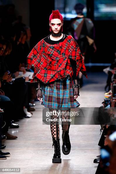 Junya Watanabe: Runway - Paris Fashion Week Womenswear Fall/Winter 2017/2018 Junya Watanabe: Runway - Paris Fashion Week Womenswear Fall/Winter 2017/2018