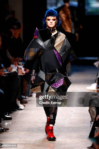 Junya Watanabe: Runway - Paris Fashion Week Womenswear Fall/Winter 2017/2018 Junya Watanabe: Runway - Paris Fashion Week Womenswear Fall/Winter 2017/2018