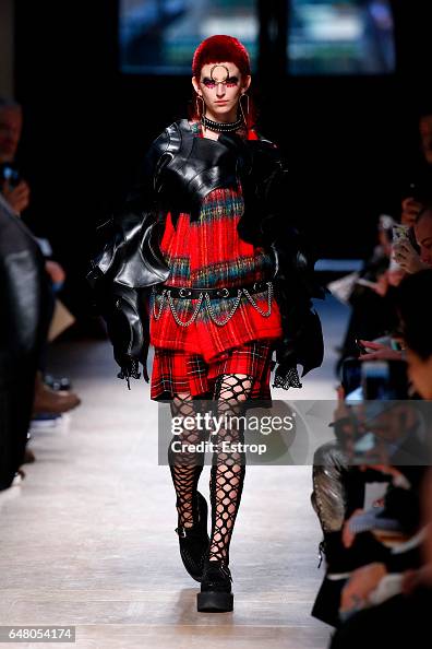 Junya Watanabe: Runway - Paris Fashion Week Womenswear Fall/Winter 2017/2018 Junya Watanabe: Runway - Paris Fashion Week Womenswear Fall/Winter 2017/2018