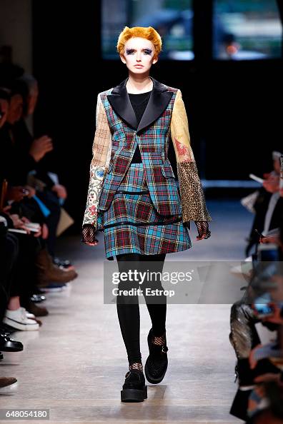 Junya Watanabe: Runway - Paris Fashion Week Womenswear Fall/Winter 2017/2018 Junya Watanabe: Runway - Paris Fashion Week Womenswear Fall/Winter 2017/2018