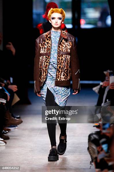 Junya Watanabe: Runway - Paris Fashion Week Womenswear Fall/Winter 2017/2018 Junya Watanabe: Runway - Paris Fashion Week Womenswear Fall/Winter 2017/2018