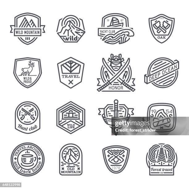 stockillustraties, clipart, cartoons en iconen met reizen, kamperen en hipster-logo - wapen insigne