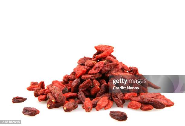 goji berries - beere pflanzenbestandteile stock-fotos und bilder