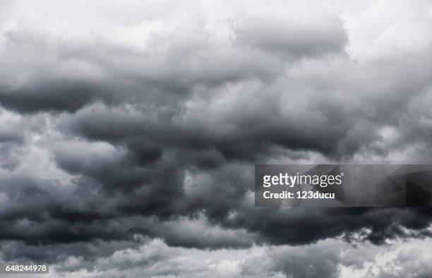 wolken  - stormy clouds stock-fotos und bilder