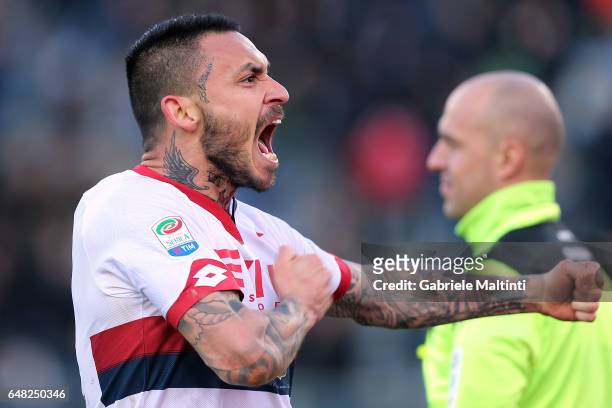 Mauricio Pinilla of Genoa CFC celebrates the victory during the Serie A match between Empoli FC and Genoa CFC at Stadio Carlo Castellani on March 5,...