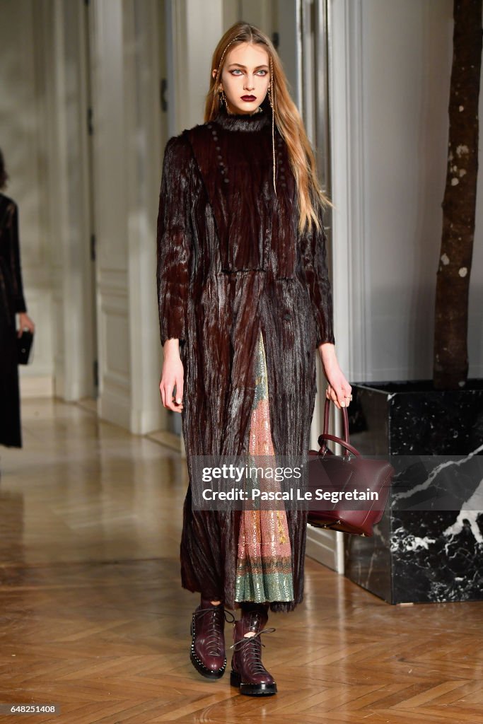 Valentino: Runway - Paris Fashion Week Womenswear Fall/Winter 2017/2018